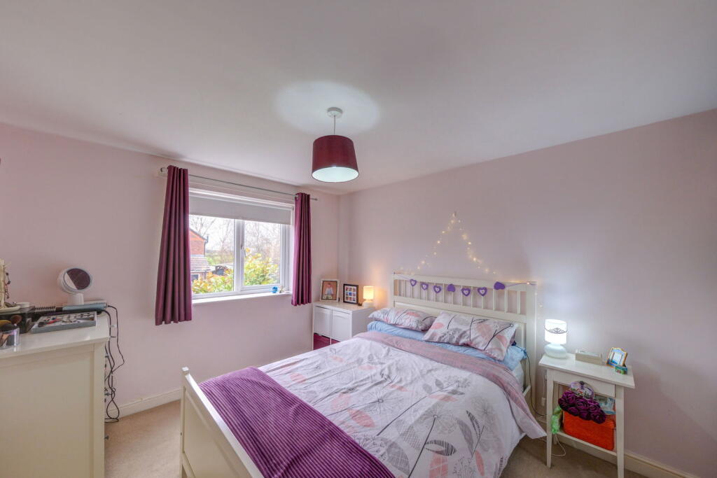 Werburgh Close, Warburton, Lymm WA13 9GF photo 4