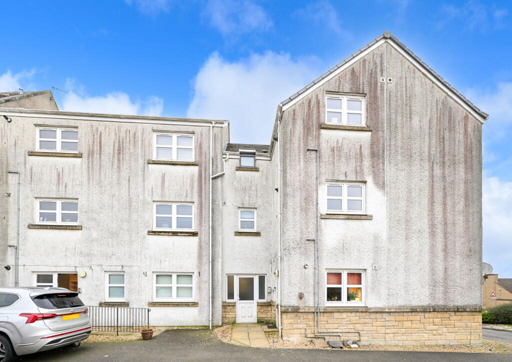 Oakfield Court, Kelty, KY4 0EY photo 2