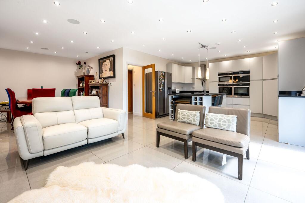 House in New Malden, Motspur Park - View 3