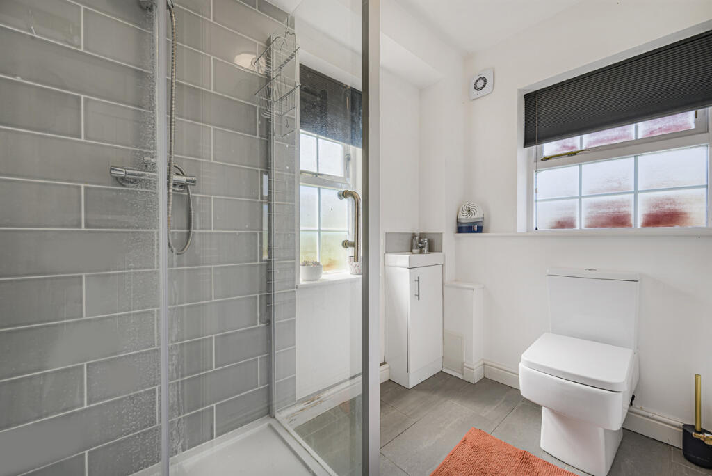 House in Dartford, Swanscombe and Greenhithe - More