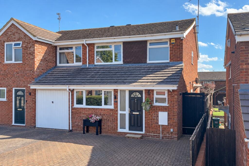Main image of property: Pennivale Close, Leighton Buzzard, LU7