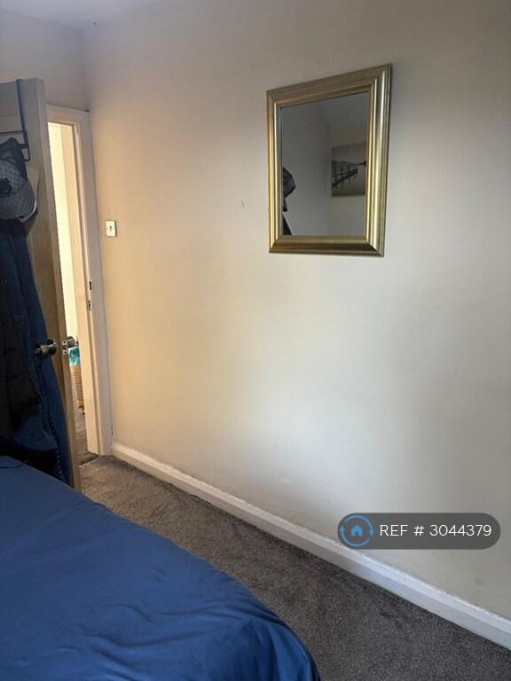 House in Stoke-on-Trent, Bucknall - View 4
