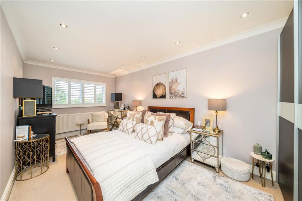 House in London, Burnt Ash, Grove Park - View 4