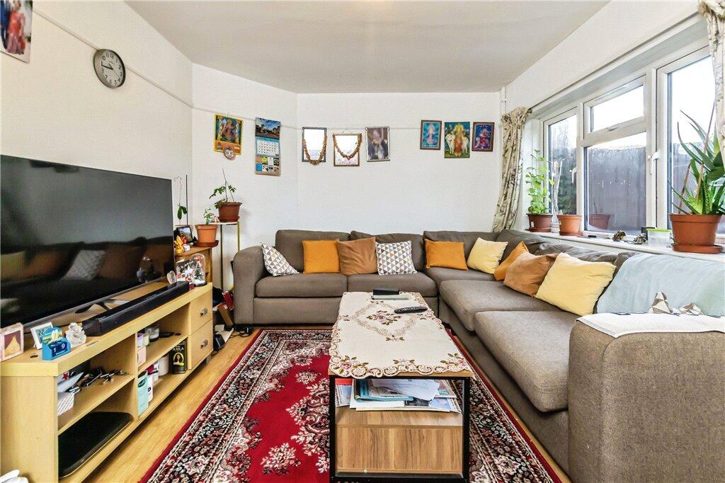 Norbury Avenue, THORNTON HEATH, Surrey, CR7 photo 3