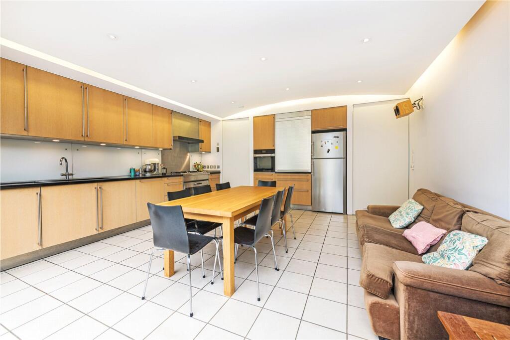 House in London - View 5