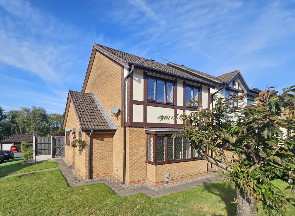 3-bed detached on Houghley Close, Macclesfield, SK10, £390,000