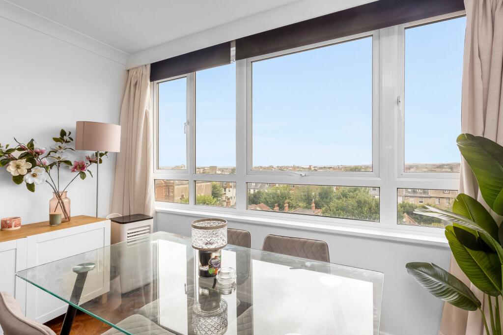 Apartment in Hove, Brighton and Hove - More