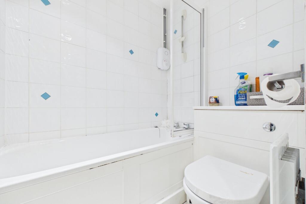 House in Hart, Moulsham Green, Yateley - More