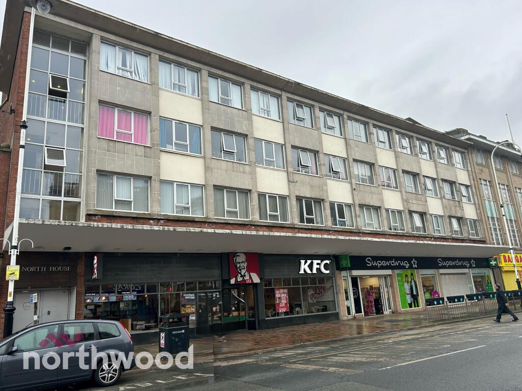 2-bed flat on North House, Southport, PR8, £50,000