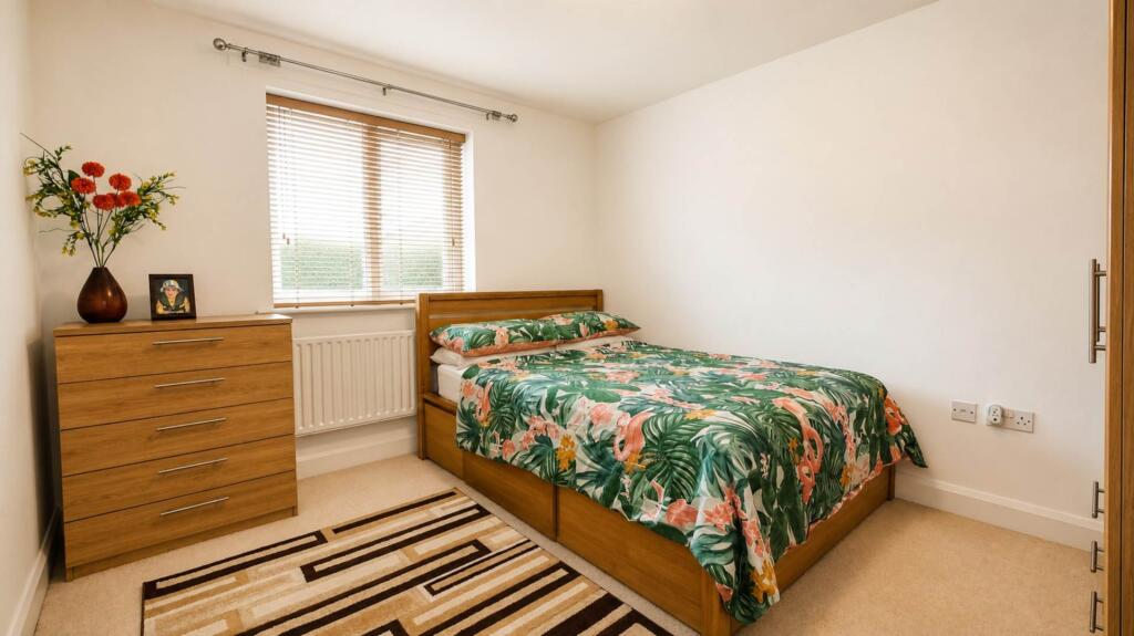 Wenham Place, Hatfield photo 4