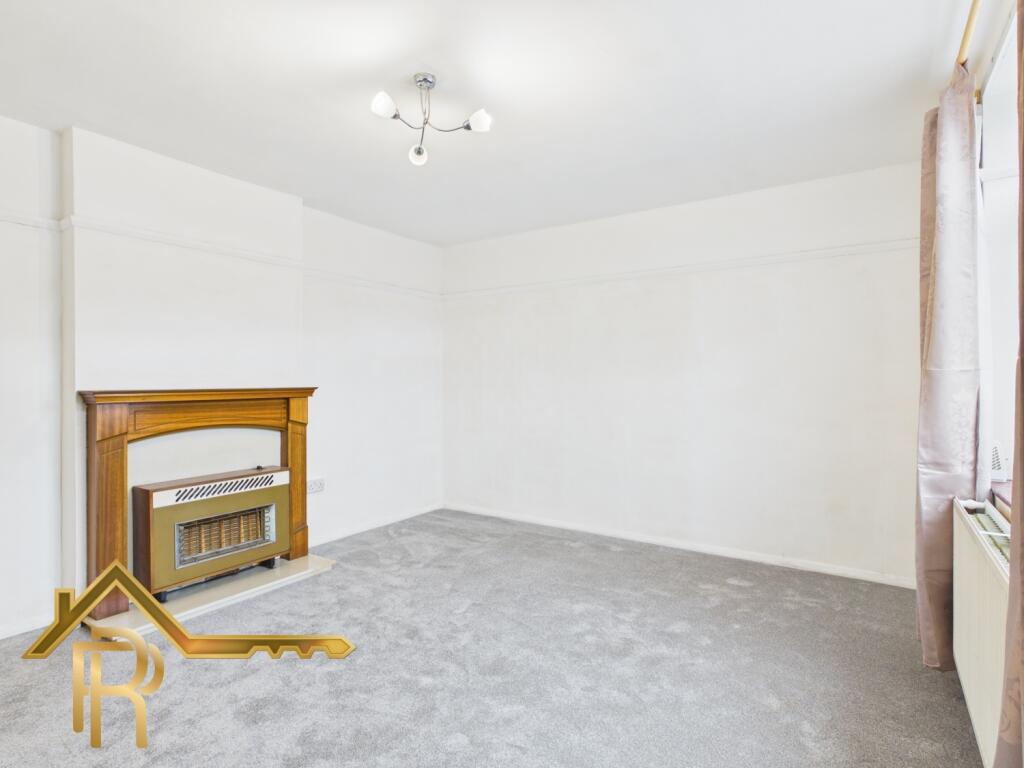119 Hilldene Avenue, Romford photo 4