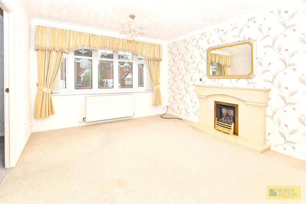 Somerton Road, Werrington, Stoke-On-Trent photo 4