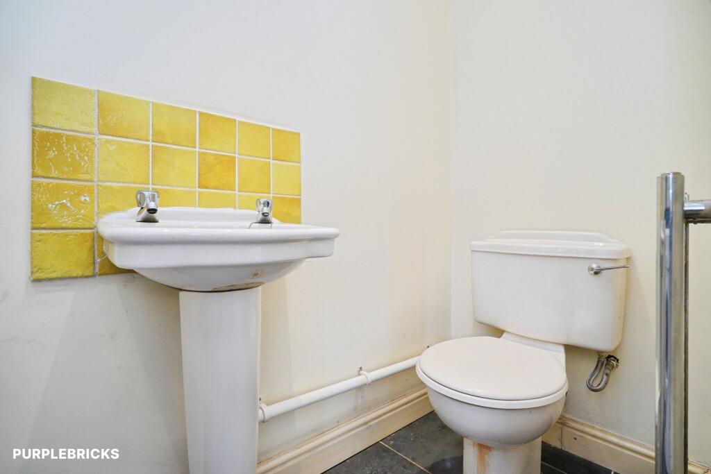 House in Swadlincote, Lower Midway, Newhall - More