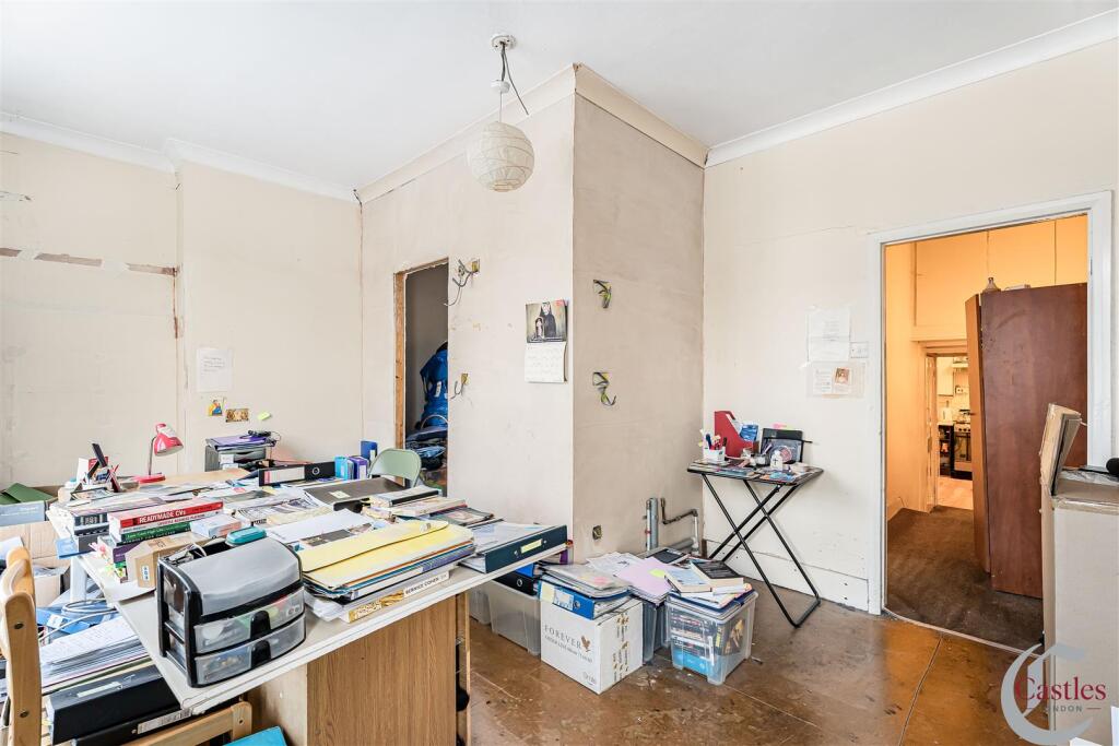 Parkhurst Road, N22 photo 2