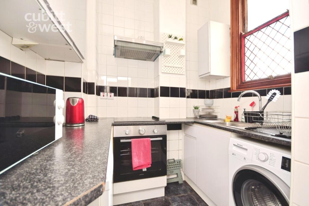 Apartment in Brighton - View 3