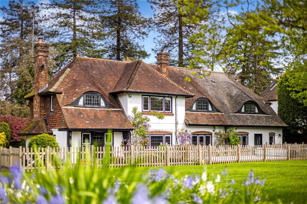 Main image of property: Pine Walk, East Horsley, Leatherhead, Surrey, KT24