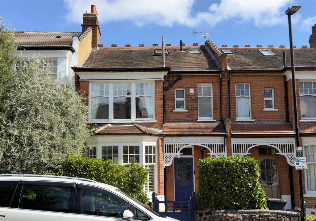 Main image of property: Leaside Avenue, London, N10