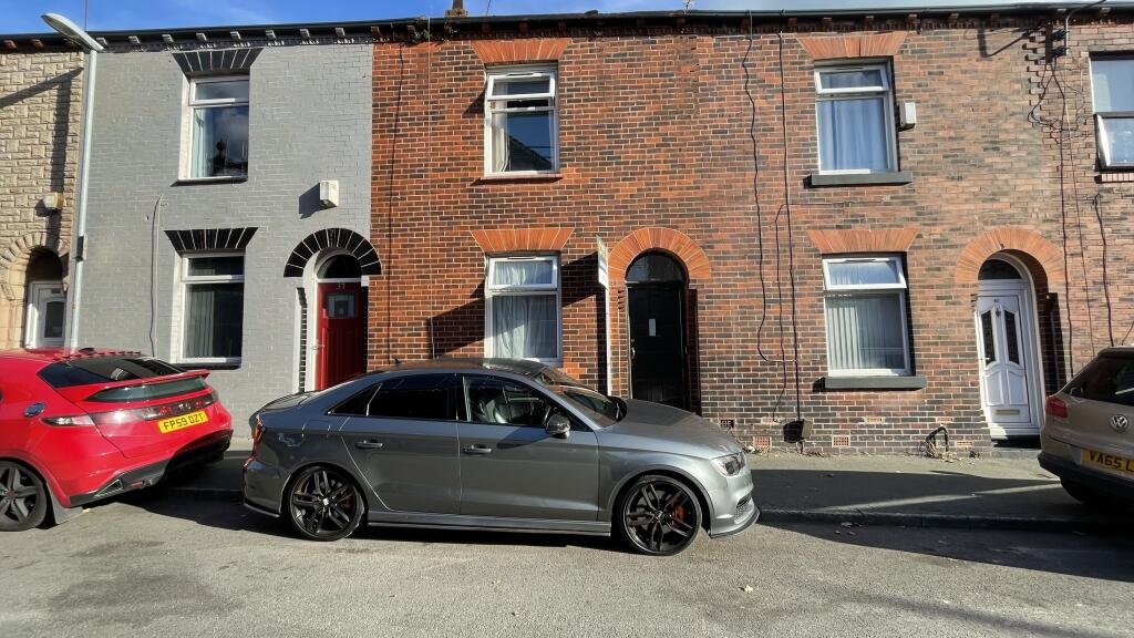 Main image of property: 39 Albert Street, Chadderton, Oldham, Lancashire OL9 7HB