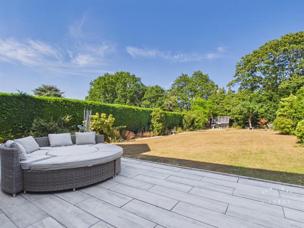 House in Hinckley and Bosworth, Lash Hill, Burbage - View 4