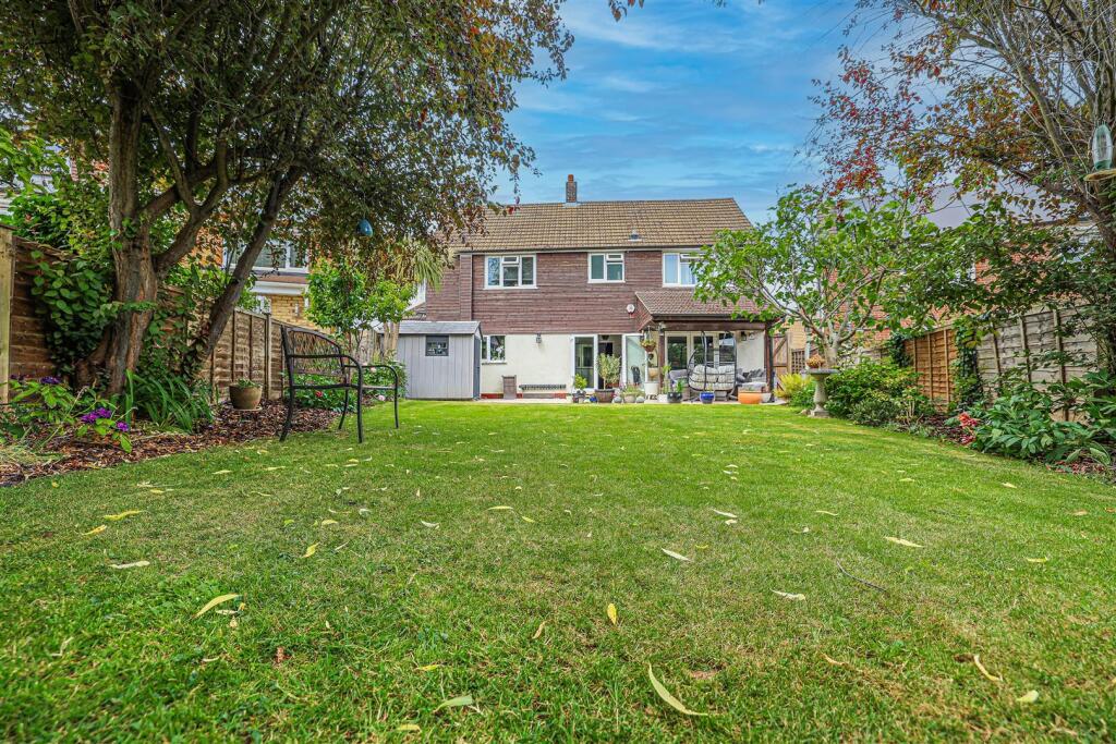 House in Dacorum, Hertfordshire - View 2