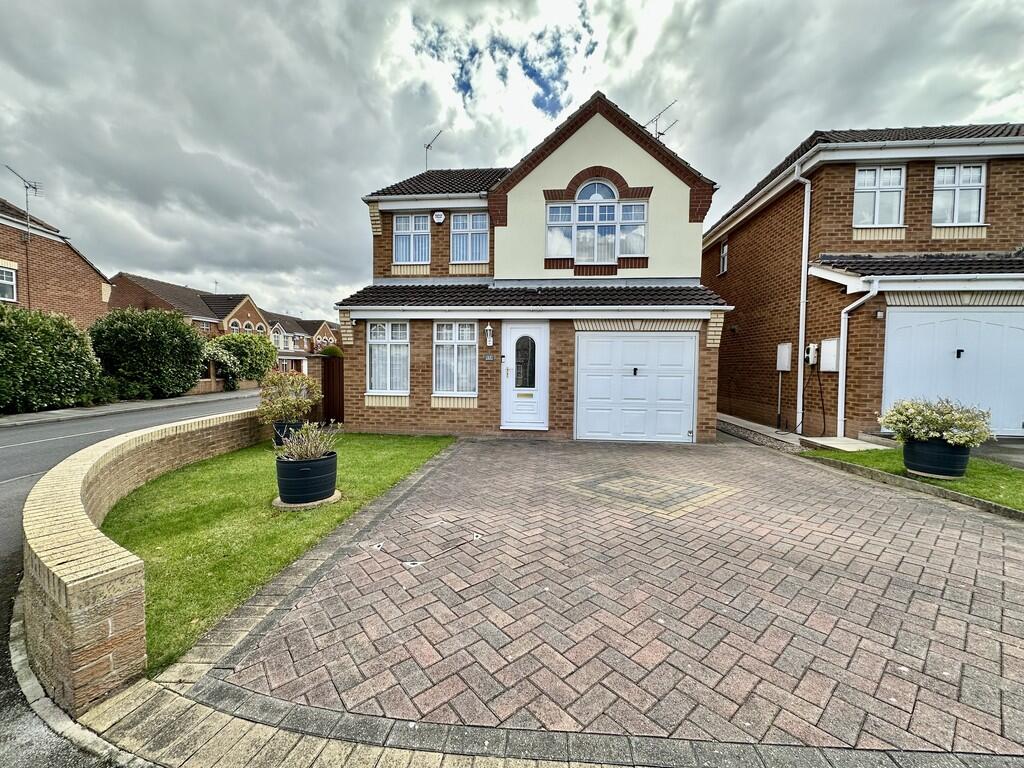 4-bed detached on Whisperwood Drive, Woodfield Plantation, Doncaster, £315,000