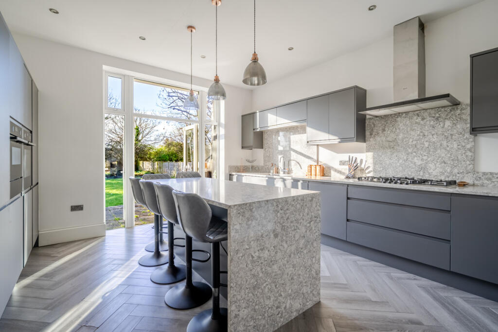 4-bed detached on Gunnersbury Avenue, London, W5, £1,700,000