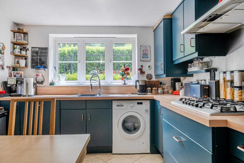 House in Swindon - View 4
