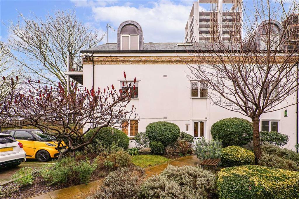 Main image of property: Park View Mews, Stockwell