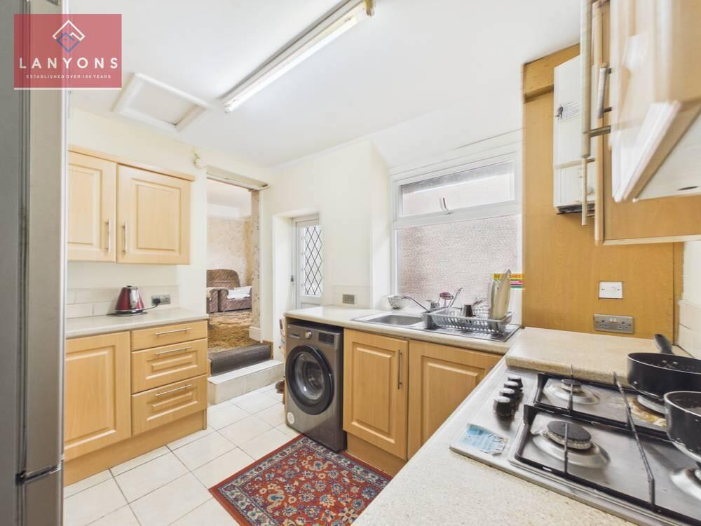 House in Cardiff, Cymmer - More