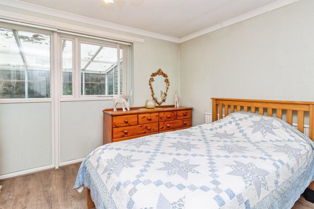 House in Stoke-on-Trent - More