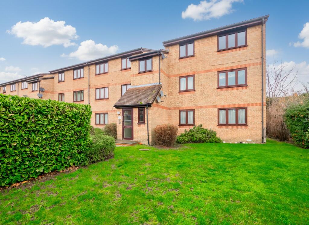 Main image of property: Lesney Gardens, Rochford, SS4