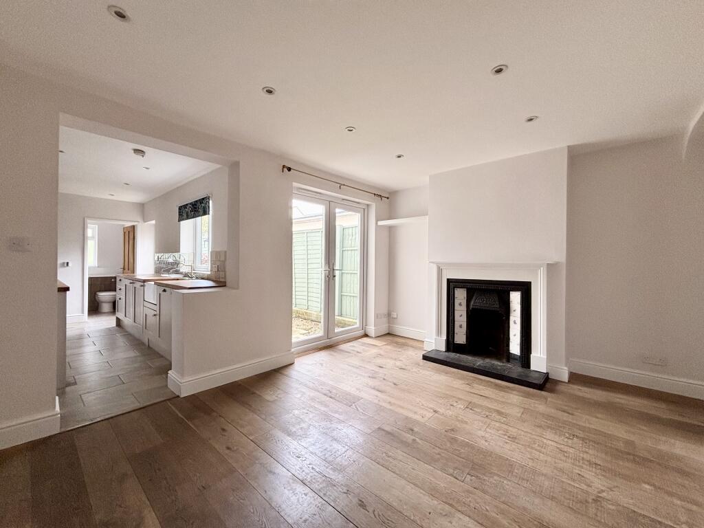 House in Gloucester - View 5