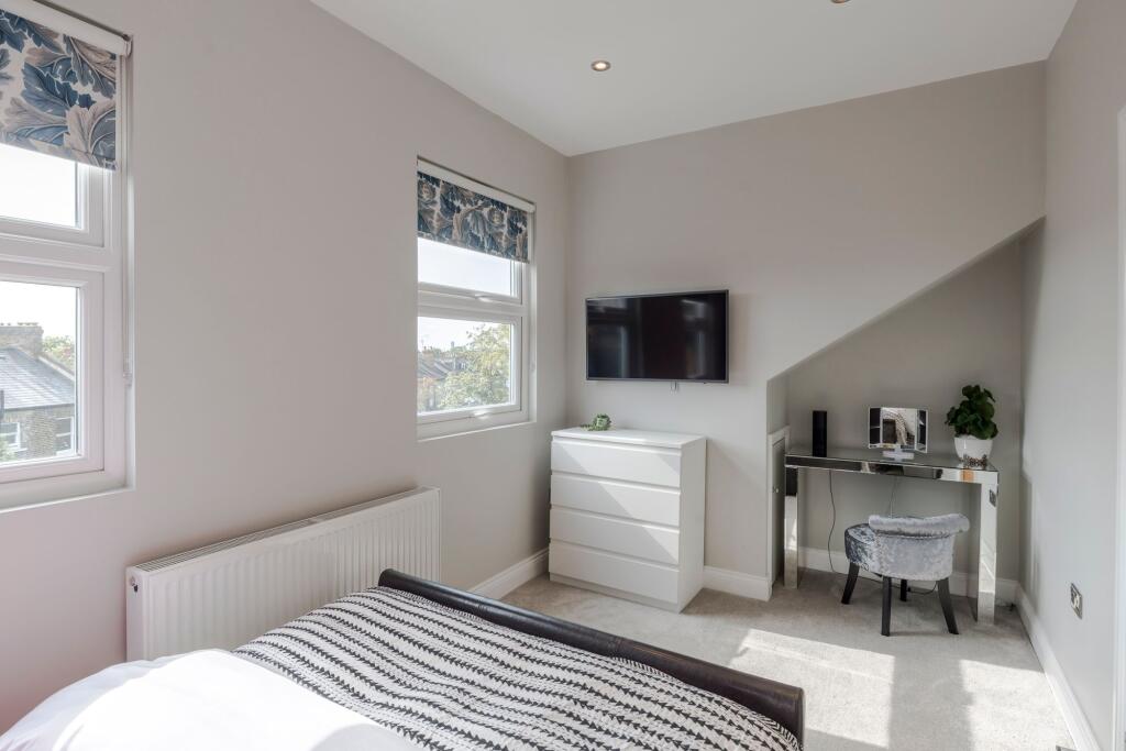 Apartment in London - More