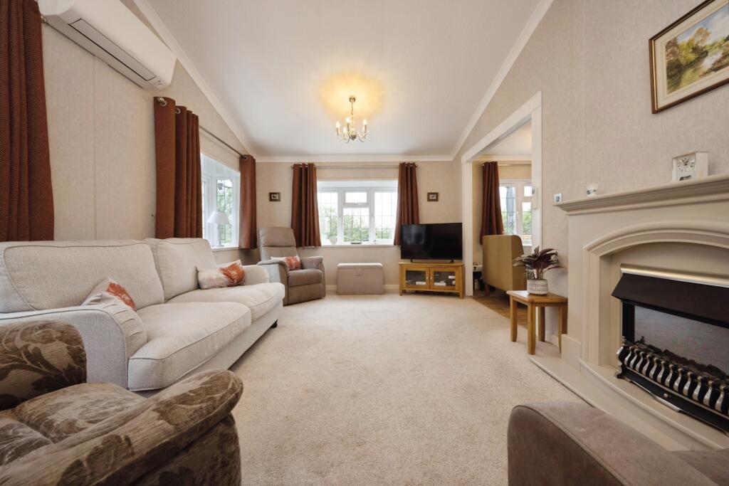 House in Felmersham, Bedford - View 4