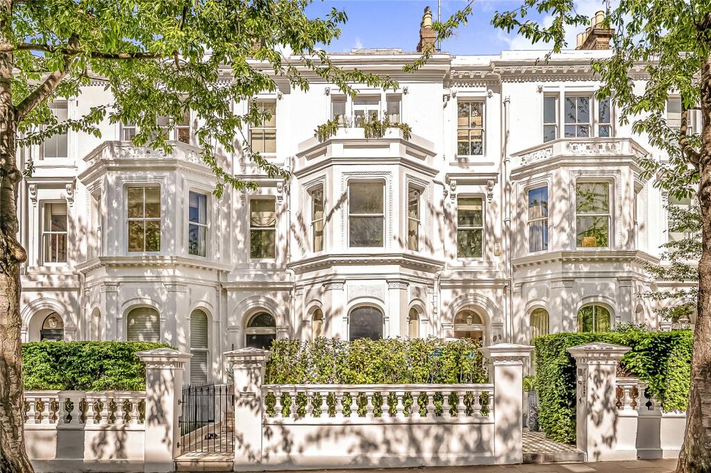 Main image of property: Palace Gardens Terrace, London, W8