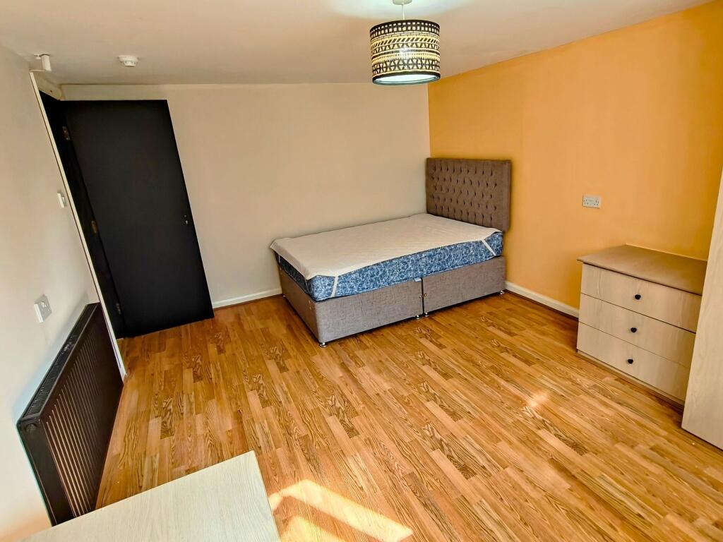 3 bedroom house share for rent