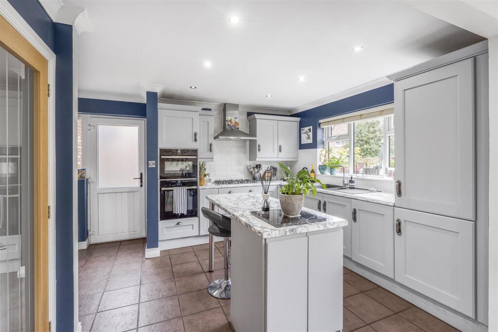 House in Howden, East Riding of Yorkshire - View 4