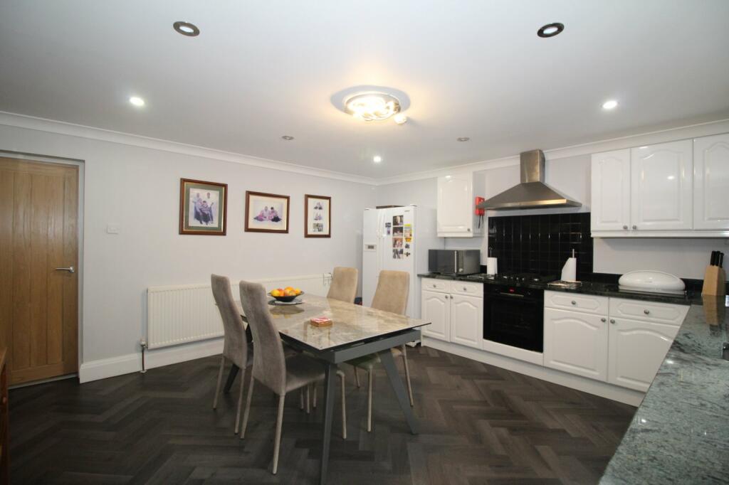 South Marine Drive, Bridlington, East Yorkshire, YO15 photo 3