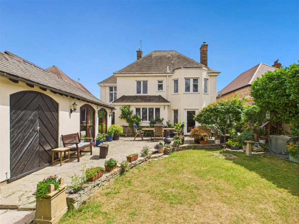 Main image of property: Cheltenham Road, Evesham