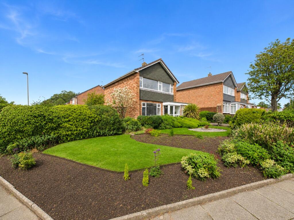 3-bed detached on Edgecombe Grove, Darlington, DL3, £280,000