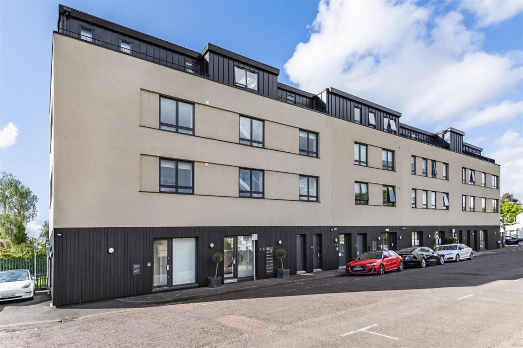 Main image of property: Dee Road, Richmond