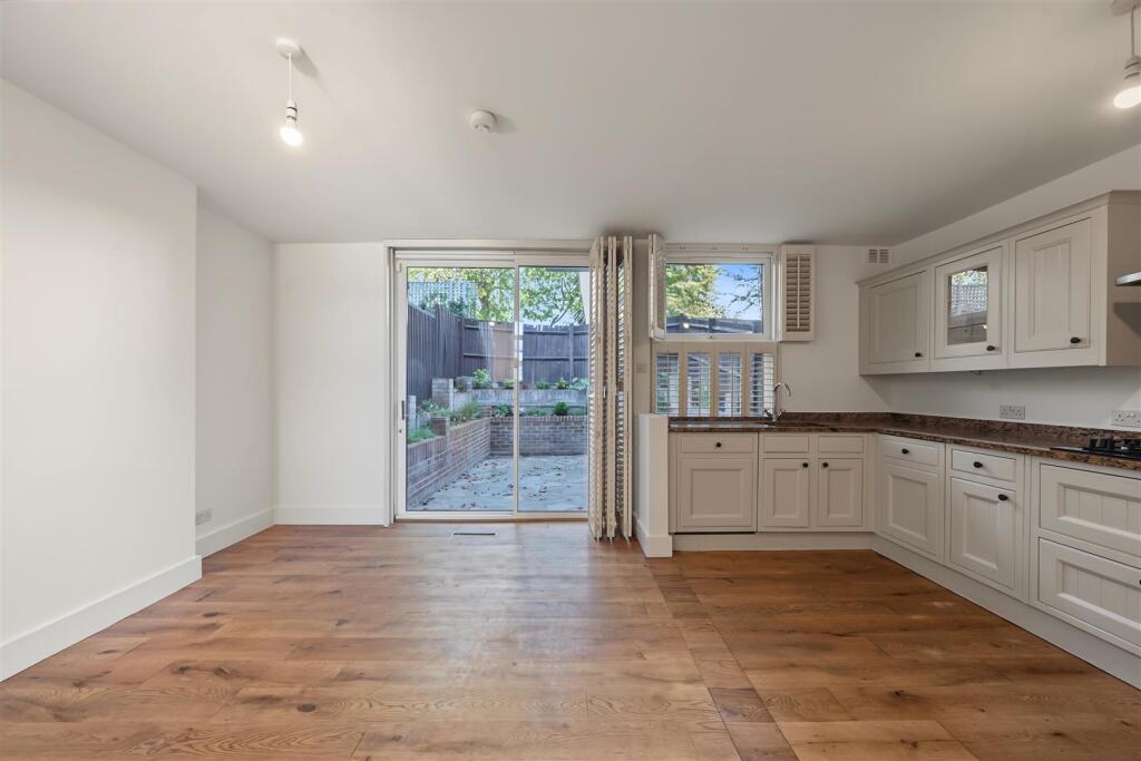 Quickswood, Primrose Hill, London, NW3 photo 3