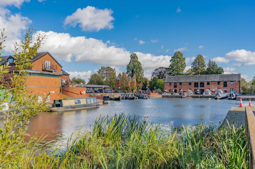 Apartment in Leicester - More