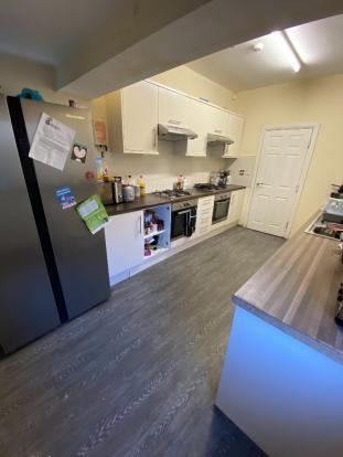 7 bedroom semi-detached house for rent