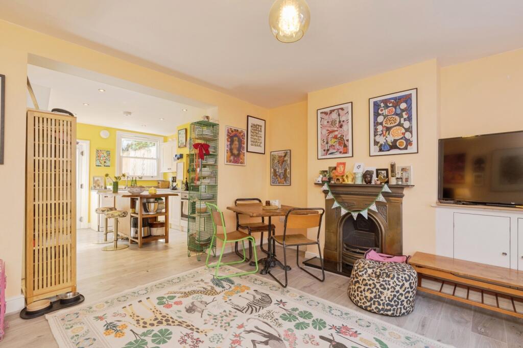 House in Tunbridge Wells, Kent - View 3