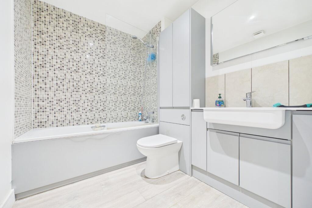 Apartment in Reading - More