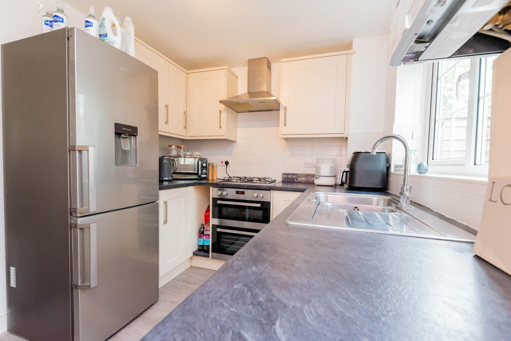 Hungerford Close, Sandhurst, Berkshire, GU47 photo 4