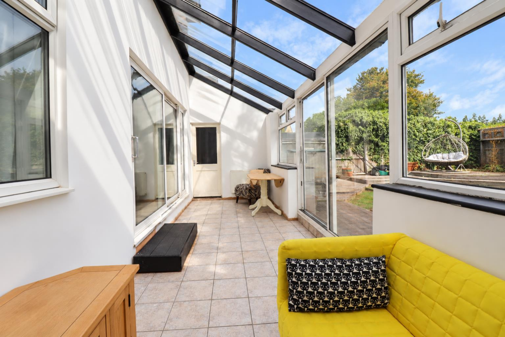 House in West Oxfordshire, Woodstock - More