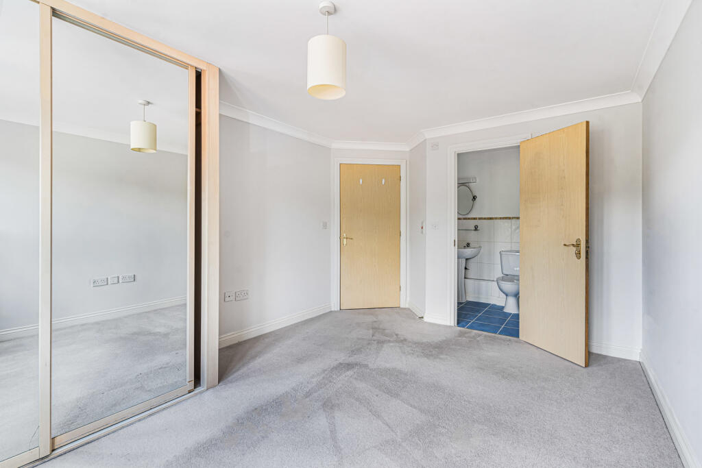 Apartment in Guildford - More