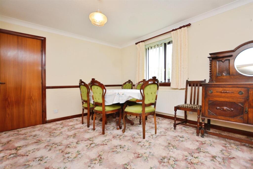 House in Scunthorpe, Yaddlethorpe, Bottesford - View 4